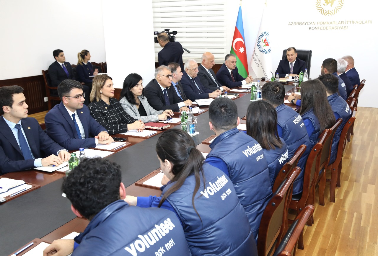 Azərbaycan Həmkarlar İttifaqları Konfederasiyasında könüllülərlə görüş olub (FOTO)