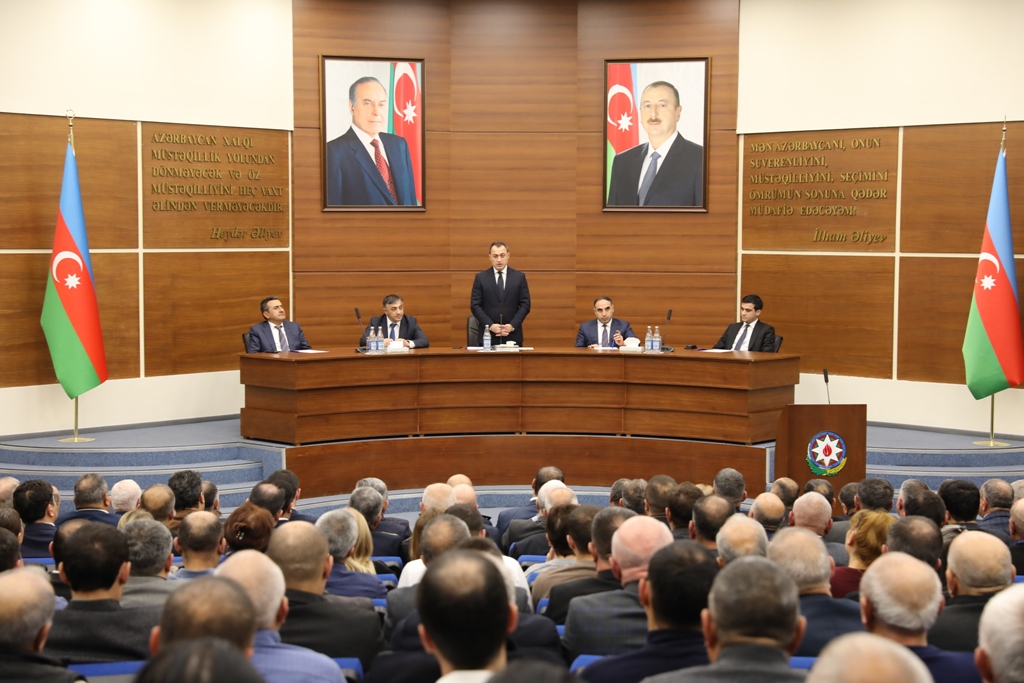 Bakıda qarlı havalara hazırlıq - Texnikalar hazır vəziyyətə gətirildi (FOTO)