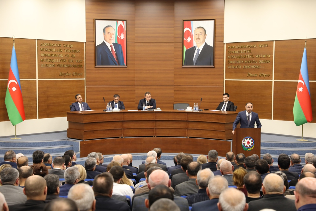 Bakıda qarlı havalara hazırlıq - Texnikalar hazır vəziyyətə gətirildi (FOTO)