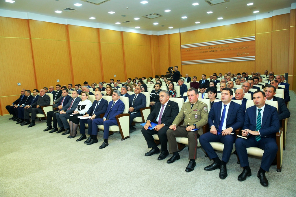 Bakıda qarlı havalara hazırlıq - Texnikalar hazır vəziyyətə gətirildi (FOTO)