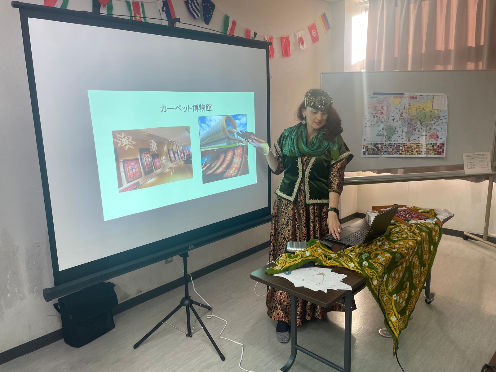 Azerbaijani carpet weaving art showcased at Japan’s Lifelong Learning festival (PHOTO)