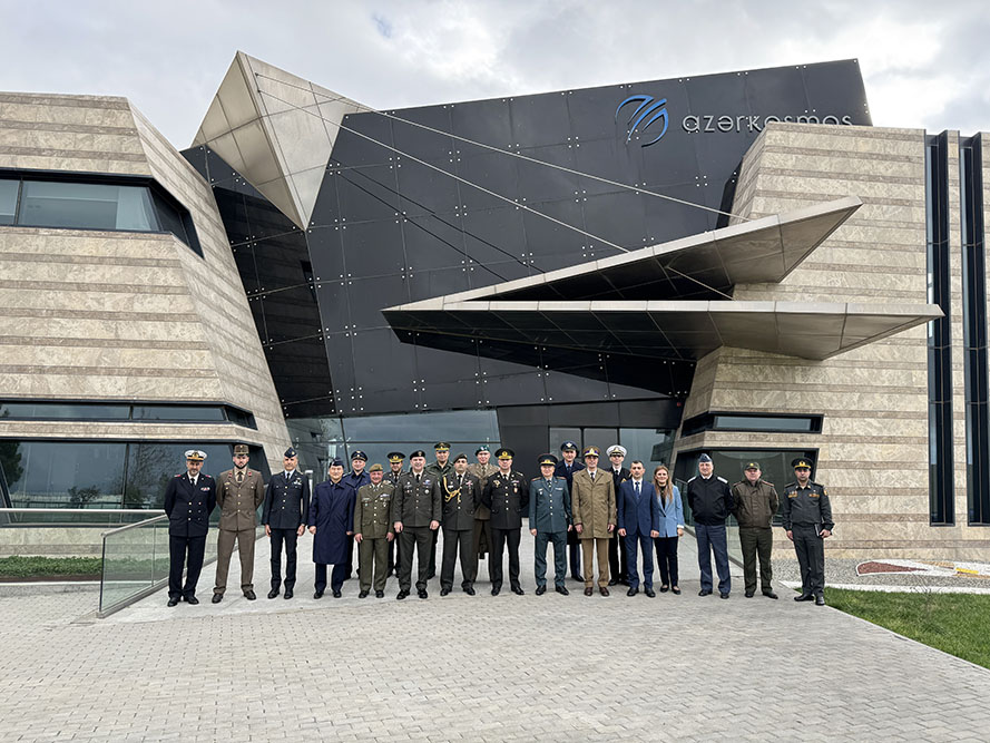 Hərbi attaşelər "Azərkosmos"u ziyarət ediblər (FOTO)