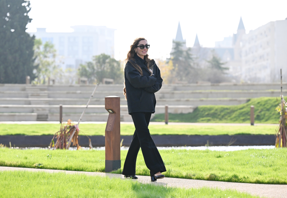 President Ilham Aliyev, First Lady Mehriban Aliyeva, and their family members attend inauguration of Central Botanical Garden (PHOTO/VIDEO)