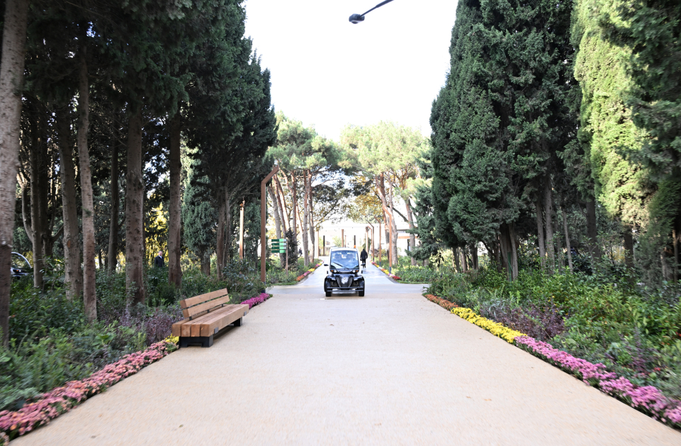 President Ilham Aliyev, First Lady Mehriban Aliyeva, and their family members attend inauguration of Central Botanical Garden (PHOTO/VIDEO)