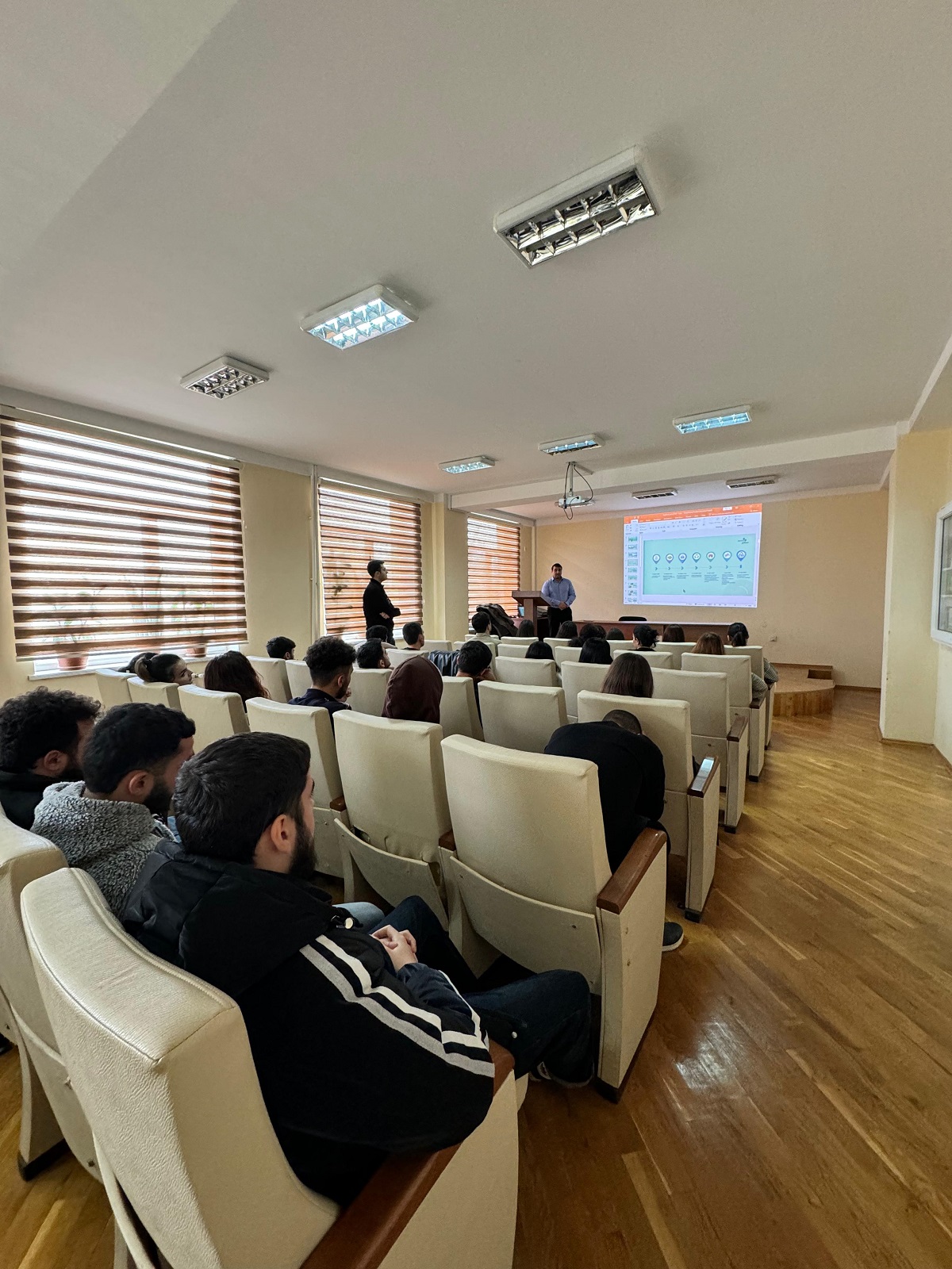 Universitetimizdə Təmiz Şəhər Konteksində Növbəti Addım: Tullantıların İdarə Edilməsi və Davamlı Şəhərsalma (FOTO)