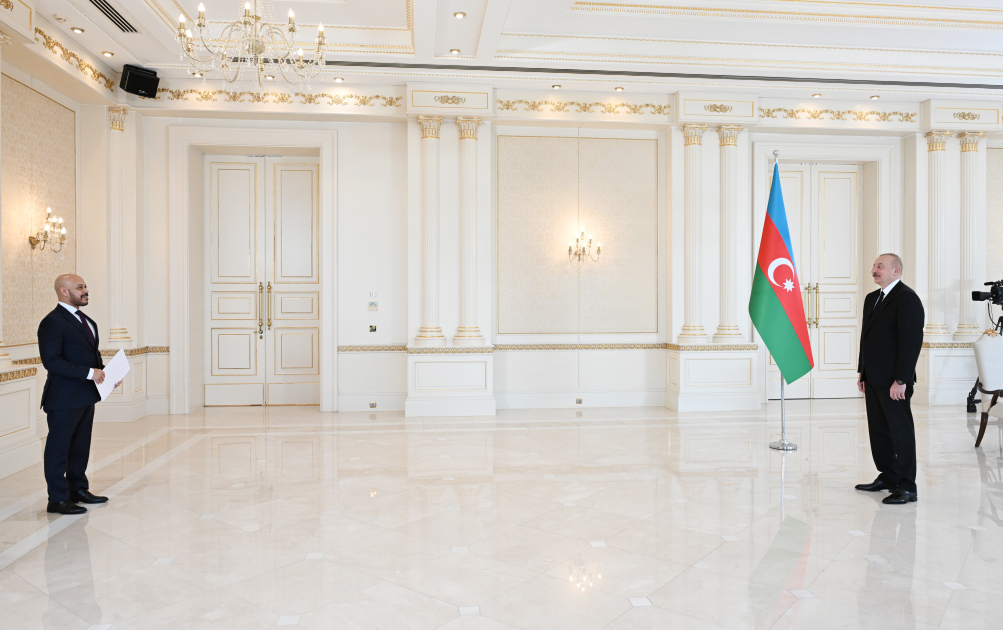 President Ilham Aliyev receives credentials from newly designated ambassador of El Salvador to Azerbaijan (PHOTO/VIDEO)