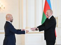 President Ilham Aliyev receives credentials from newly designated ambassador of El Salvador to Azerbaijan (PHOTO/VIDEO)