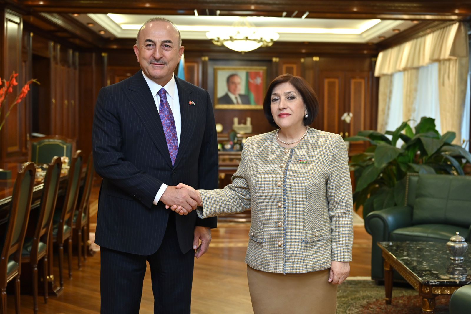 Azerbaijani Parliament speaker views regional concerns with former Turkish FM