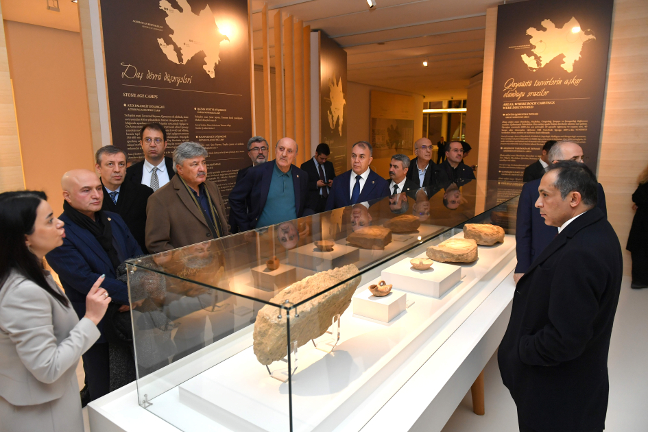 Int''l Parliamentary Conference participants tour Azerbaijan's Heydar Aliyev Center (PHOTO)