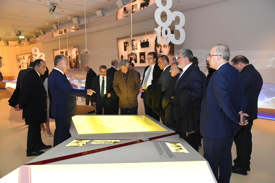 Int''l Parliamentary Conference participants tour Azerbaijan's Heydar Aliyev Center (PHOTO)