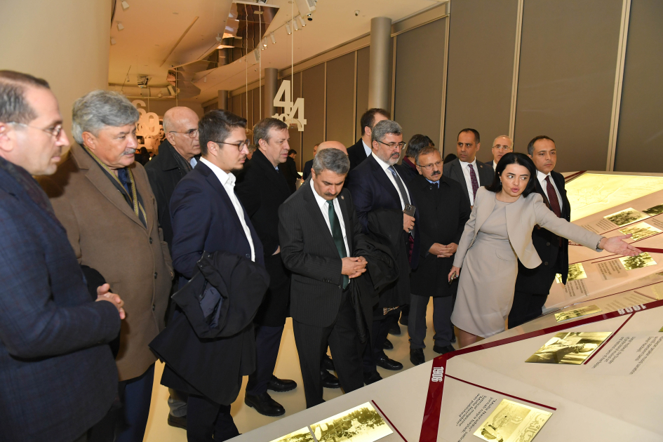 Int''l Parliamentary Conference participants tour Azerbaijan's Heydar Aliyev Center (PHOTO)