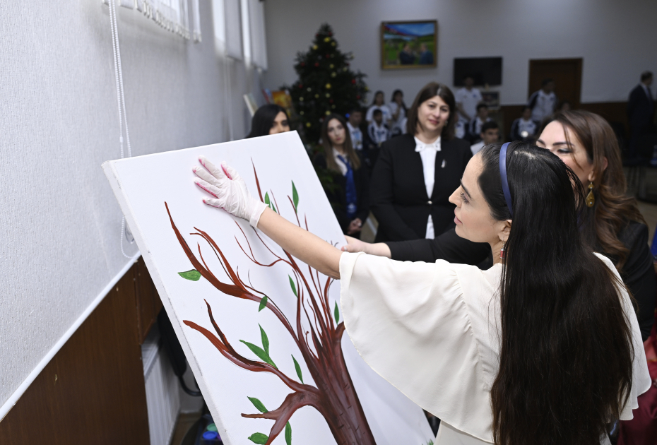 Heydər Əliyev Fondunun vitse-prezidenti Leyla Əliyeva əlilliyi olan şəxslər üçün sosial xidmət müəssisələrini ziyarət edib (FOTO)