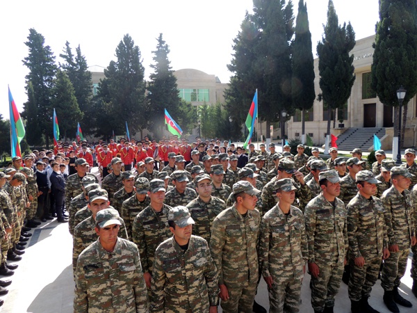 Hərbi qulluqçuların xidmətinin son yaş həddi azaldılır