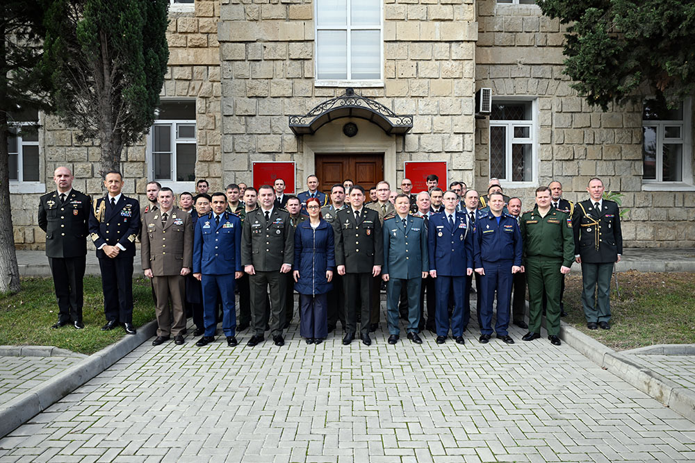 Azərbaycanda akkreditə olunmuş hərbi attaşelər ilə cari ilin yekununa dair toplantı keçirilib (FOTO)