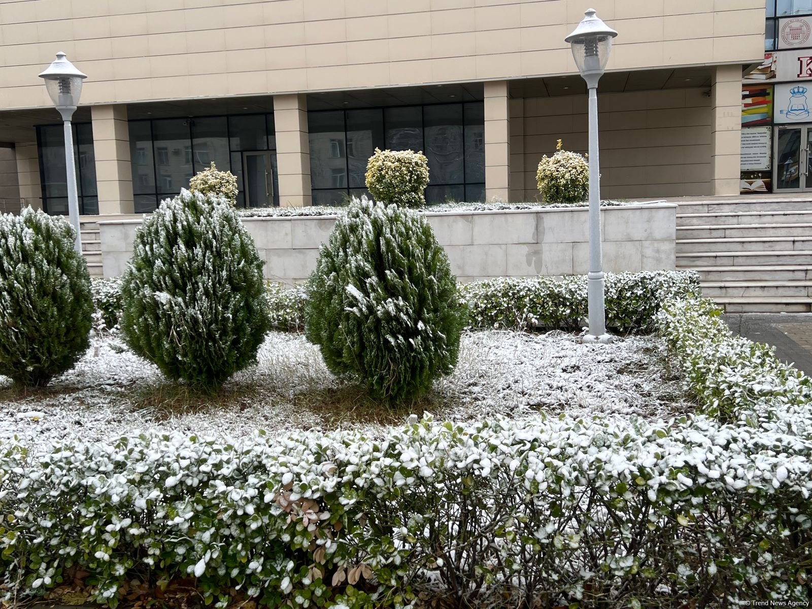 Bakıda mövsümün ilk qarından FOTOREPORTAJ