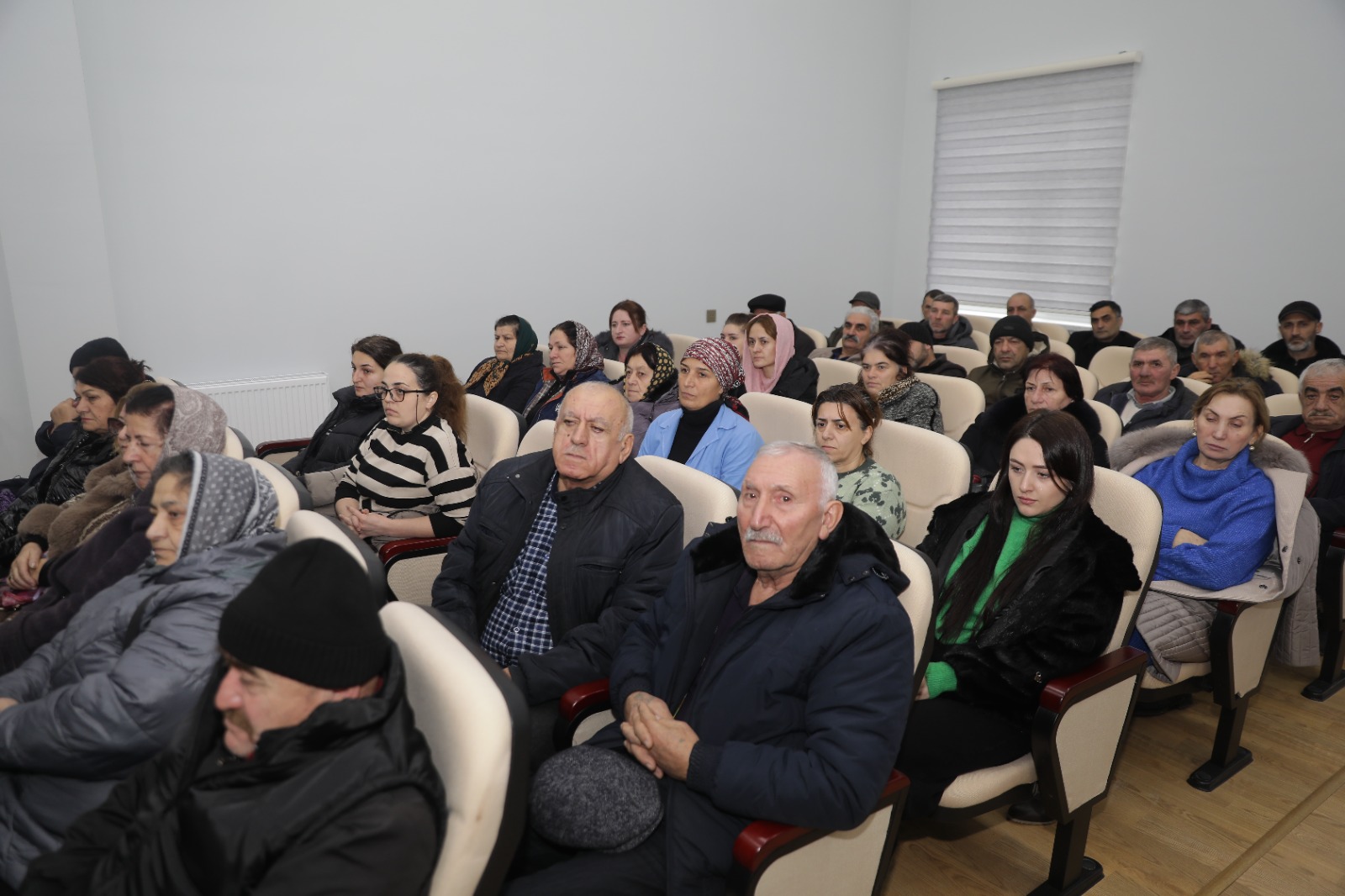 Xaçmazın İstisu qəsəbəsində növbəti səyyar qəbul keçirilib (FOTO)