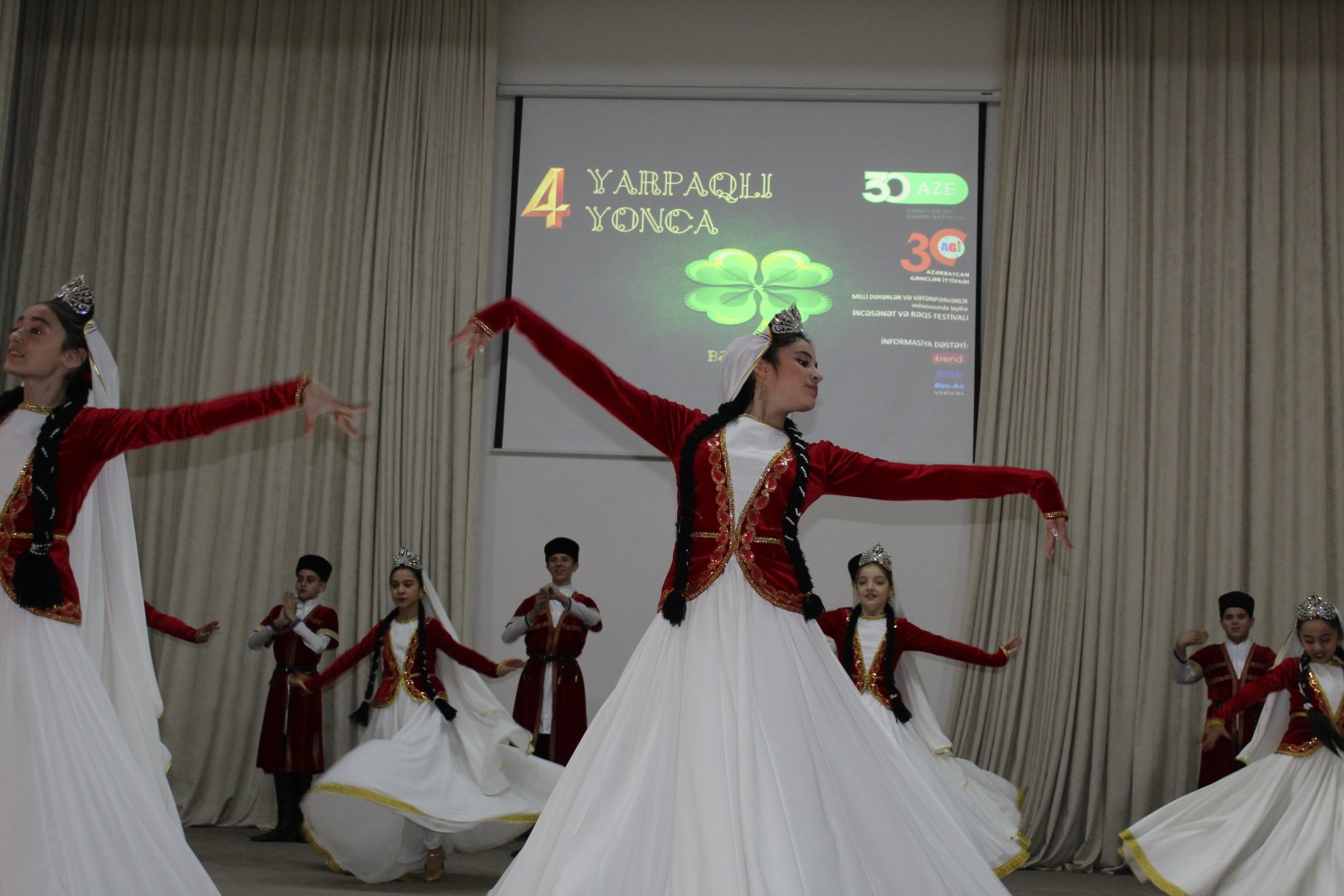 В Барде прошел танцевальный праздник "Четырехлистный клевер" (ФОТО)