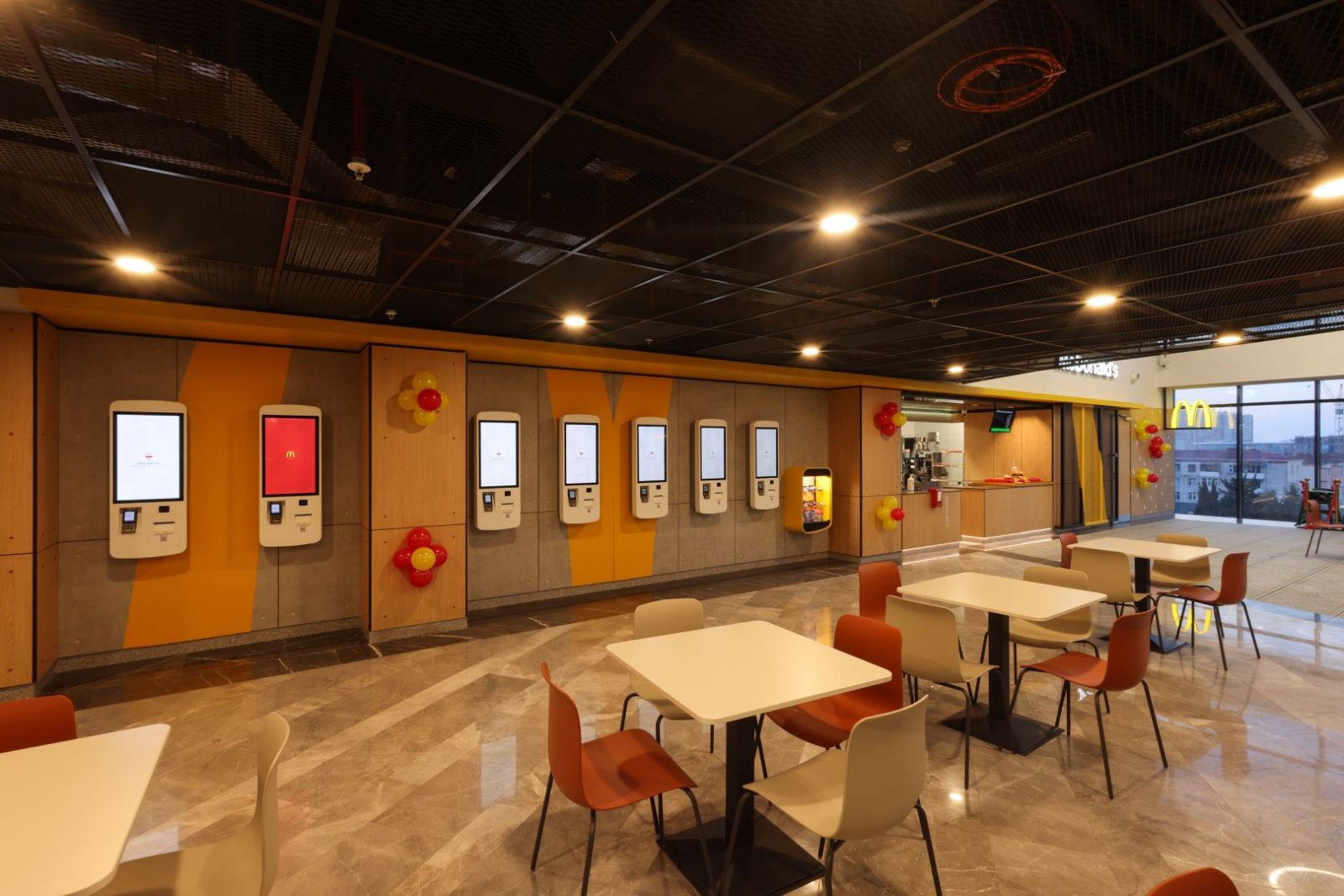 “Sevinc Mall”da “McDonald's Azərbaycan”ın yeni restoranı açılıb (FOTO)