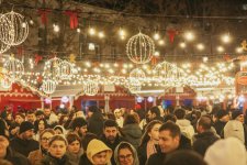 “Soyuq Əllər, İsti Ürək” xeyriyyə yarmarkası yenidən Fəvvarələr meydanındadır! (FOTO)