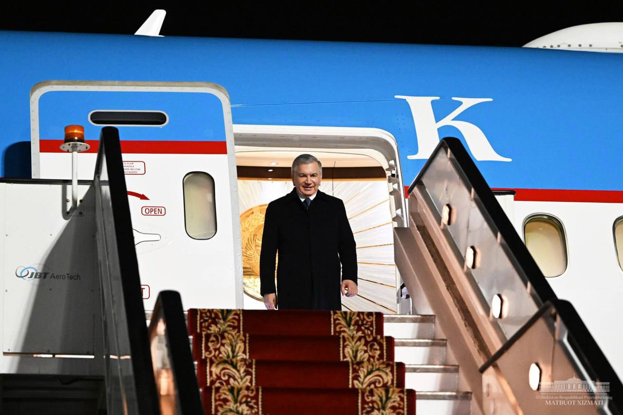 President of Uzbekistan arrives in St. Petersburg