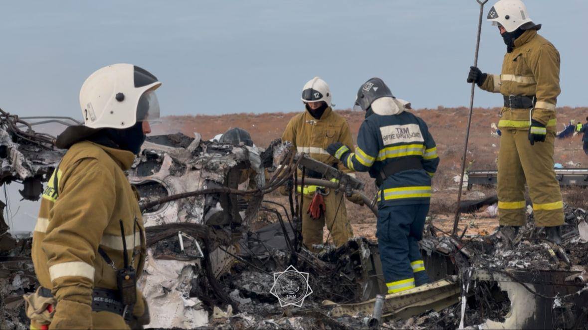 Kazakhstan's emergencies ministry runs rescue operation at Aktau plane crash site (PHOTO/VIDEO)