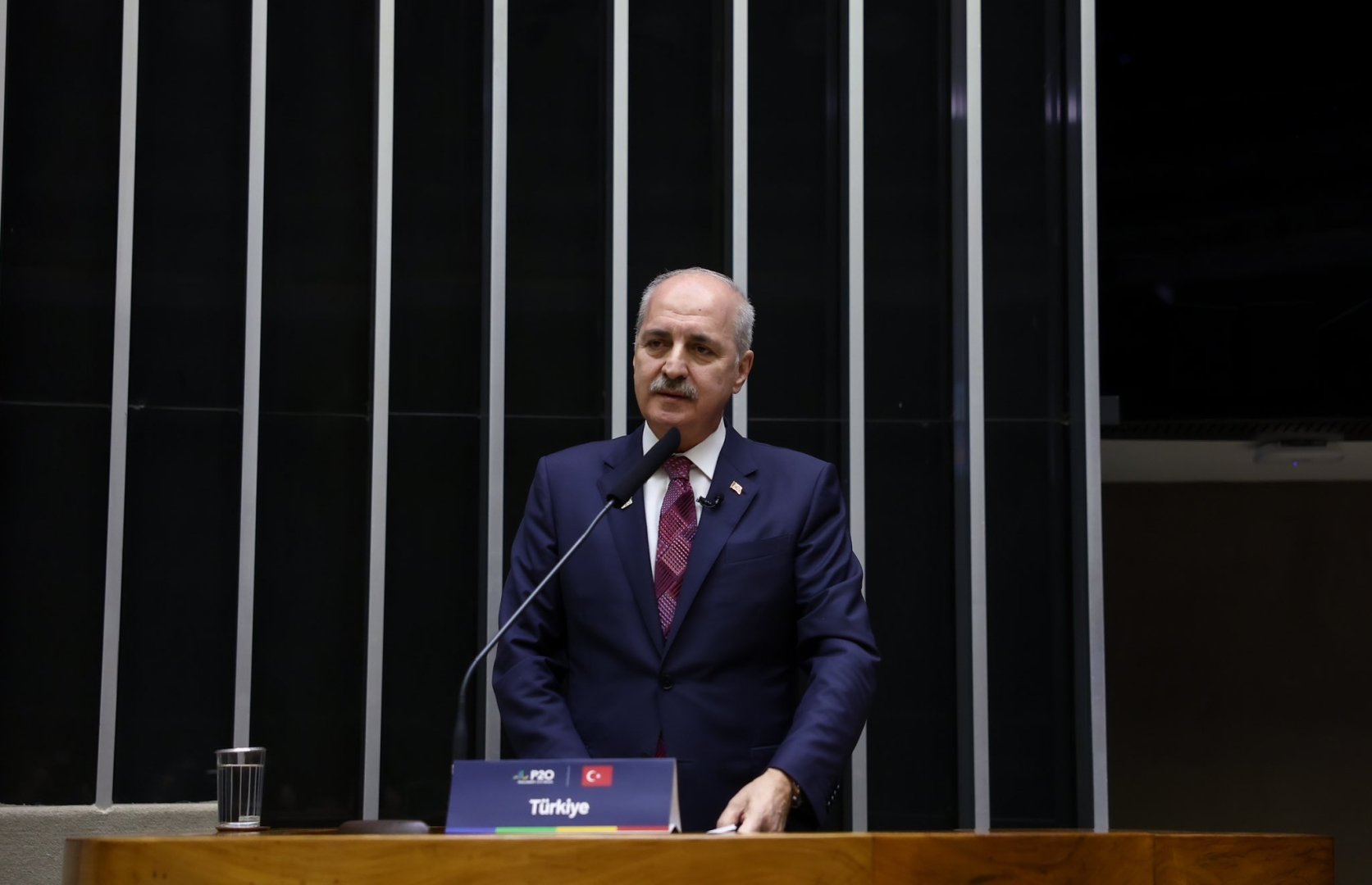 Numan Kurtulmuş Aktauda təyyarə qəzasında həlak olanların ailələrinə başsağlığı verib