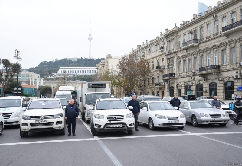 Azerbaijan observes moment of silence for victims of Aktau plane crash (PHOTO/VIDEO)