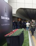 Bakı aeroportunda Aktaudakı təyyarə qəzası ilə bağlı xatirə stendi quraşdırılıb (FOTO)