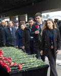 Bakı aeroportunda Aktaudakı təyyarə qəzası ilə bağlı xatirə stendi quraşdırılıb (FOTO)