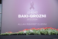 AZAL puts up Baku airport memorial after Aktau plane tragedy (PHOTO)