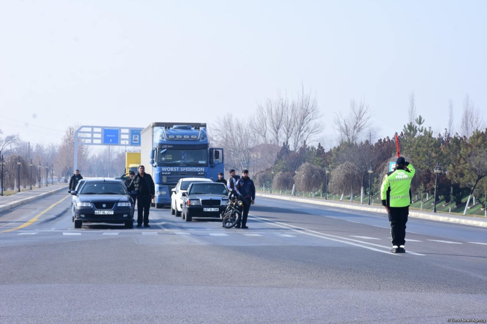 Azerbaijan's Nakhchivan honors jet disaster victims with minute's silence (PHOTO)