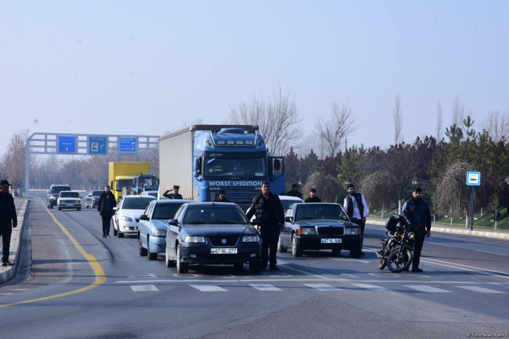 Azerbaijan's Nakhchivan honors jet disaster victims with minute's silence (PHOTO)