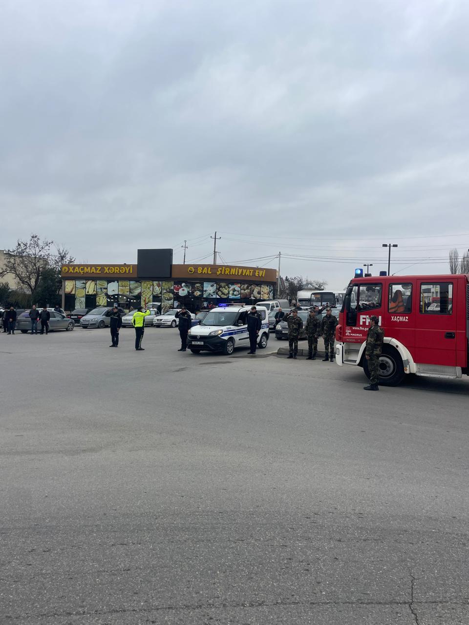 Təyyarə qəzası qurbanları Xaçmazda bir dəqiqəlik sükutla anıldı (FOTO)