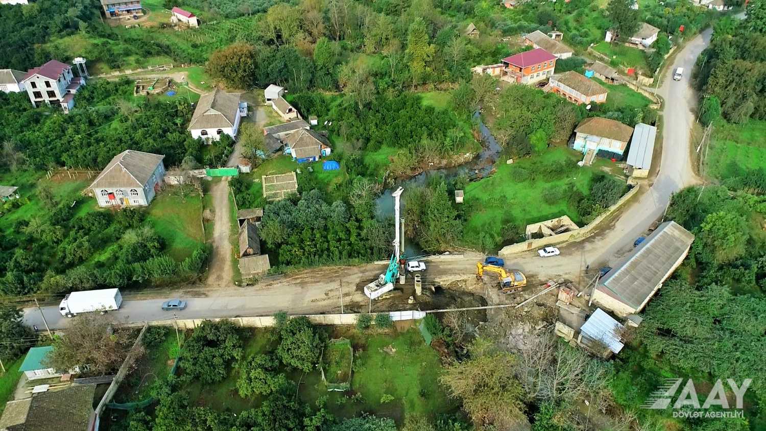 Astarada sel sularının dağıtdığı körpü yenidən inşa olunub (FOTO)