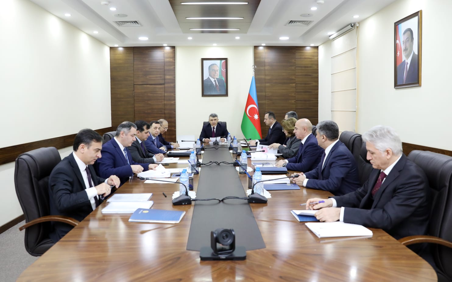 Məhkəmə-Hüquq Şurasında hakimlərin vəsiqələri ilə bağlı qanun layihələri müzakirə olunub (FOTO)