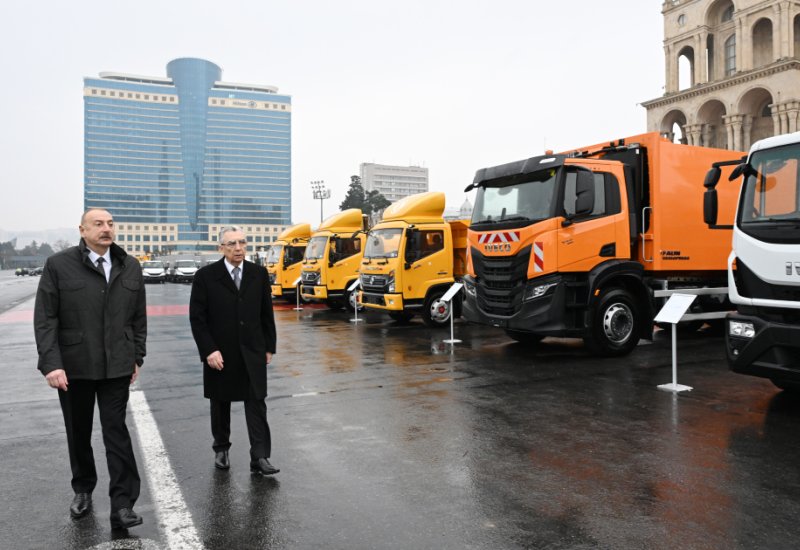 President Ilham Aliyev inspects specialized utility vehicles in Baku (PHOTO)