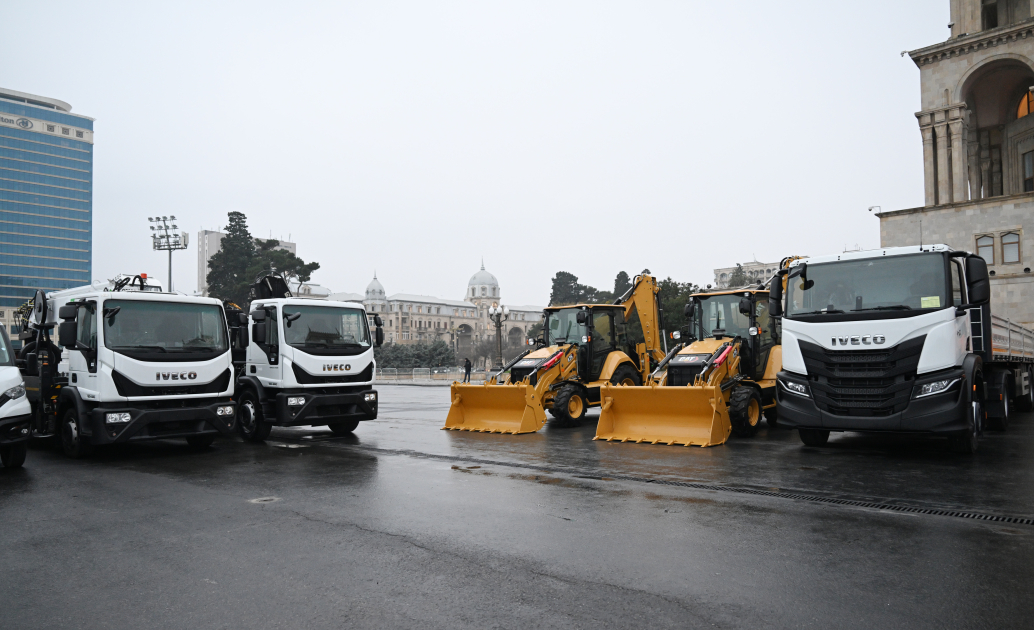 President Ilham Aliyev inspects specialized utility vehicles in Baku (PHOTO/VIDEO)