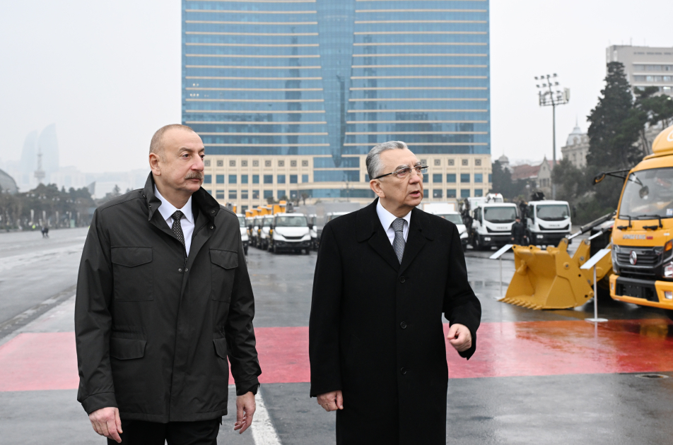 President Ilham Aliyev inspects specialized utility vehicles in Baku (PHOTO/VIDEO)