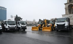 President Ilham Aliyev inspects specialized utility vehicles in Baku (PHOTO/VIDEO)