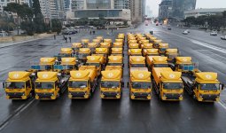 President Ilham Aliyev inspects specialized utility vehicles in Baku (PHOTO/VIDEO)