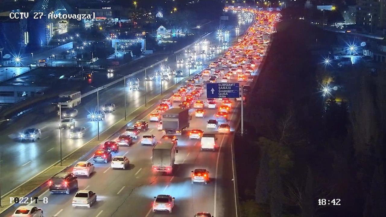 Sürücülərin NƏZƏRİNƏ: Bakıda bu yollarda sıxlıq var - SİYAHI