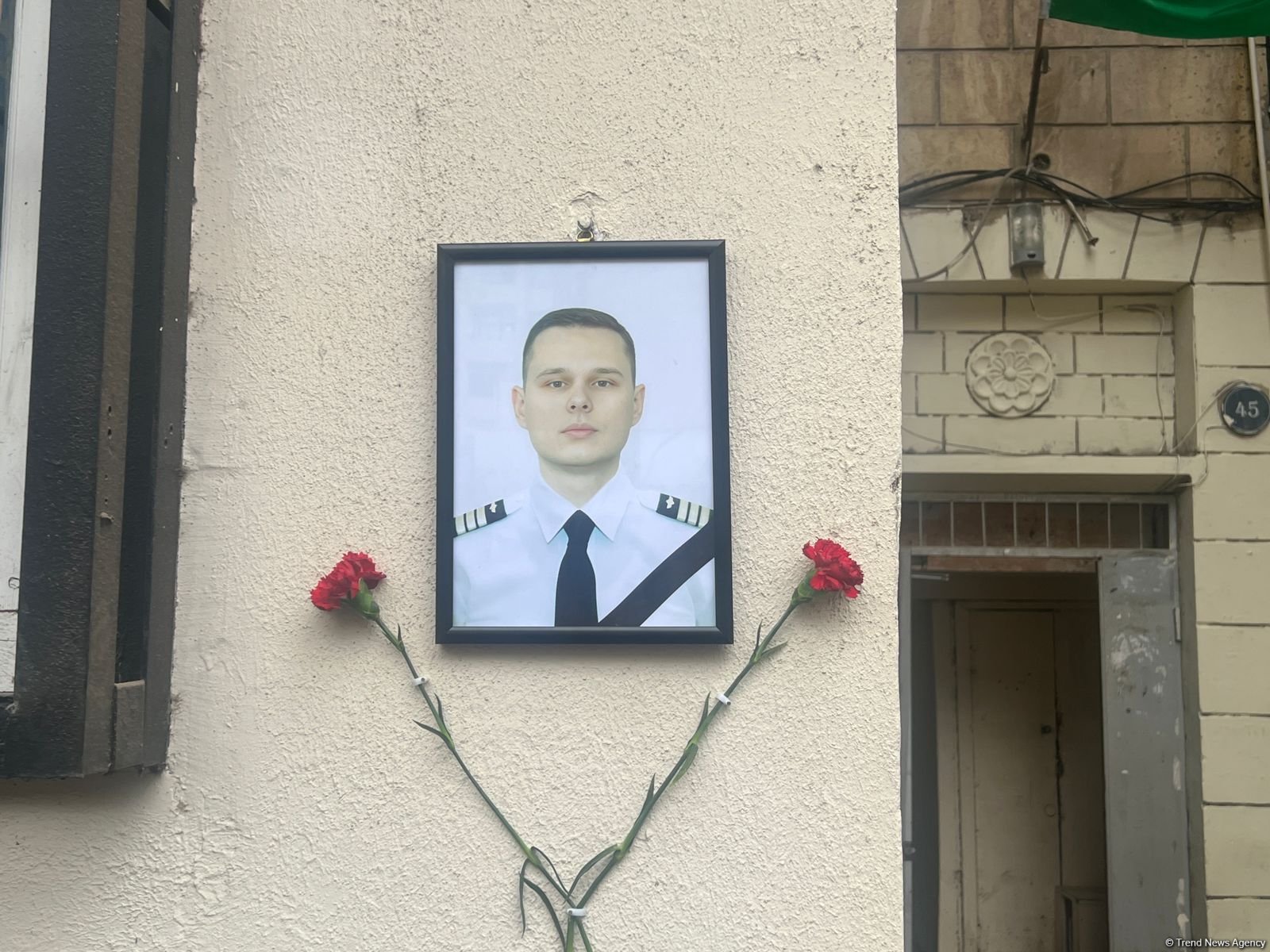 Azerbaijan's Baku honors memory of fallen AZAL pilot crashed in Aktau (PHOTO)