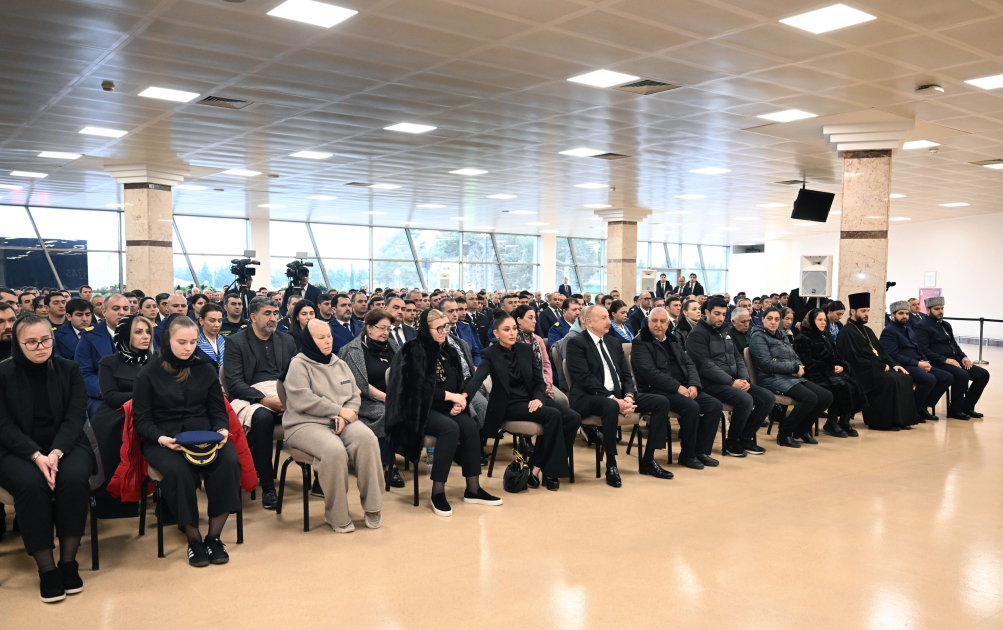 President Ilham Aliyev, First Lady Mehriban Aliyeva attend farewell ceremony for AZAL plane crash crew (PHOTO/VIDEO)