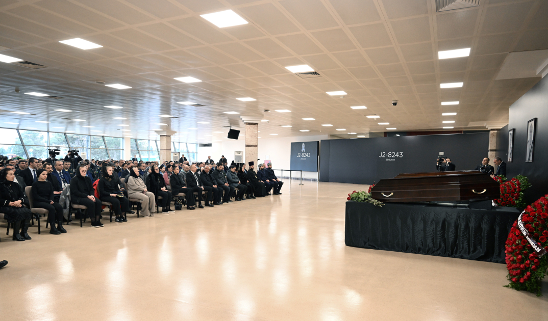 President Ilham Aliyev, First Lady Mehriban Aliyeva attend farewell ceremony for AZAL plane crash crew (PHOTO/VIDEO)