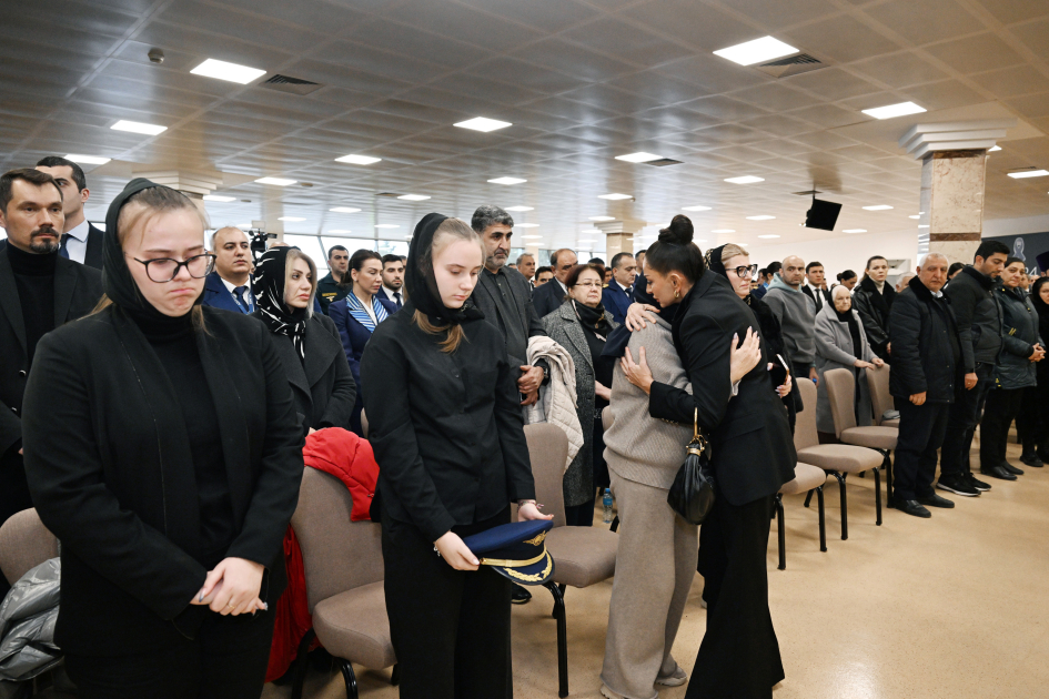 President Ilham Aliyev, First Lady Mehriban Aliyeva attend farewell ceremony for AZAL plane crash crew (PHOTO/VIDEO)