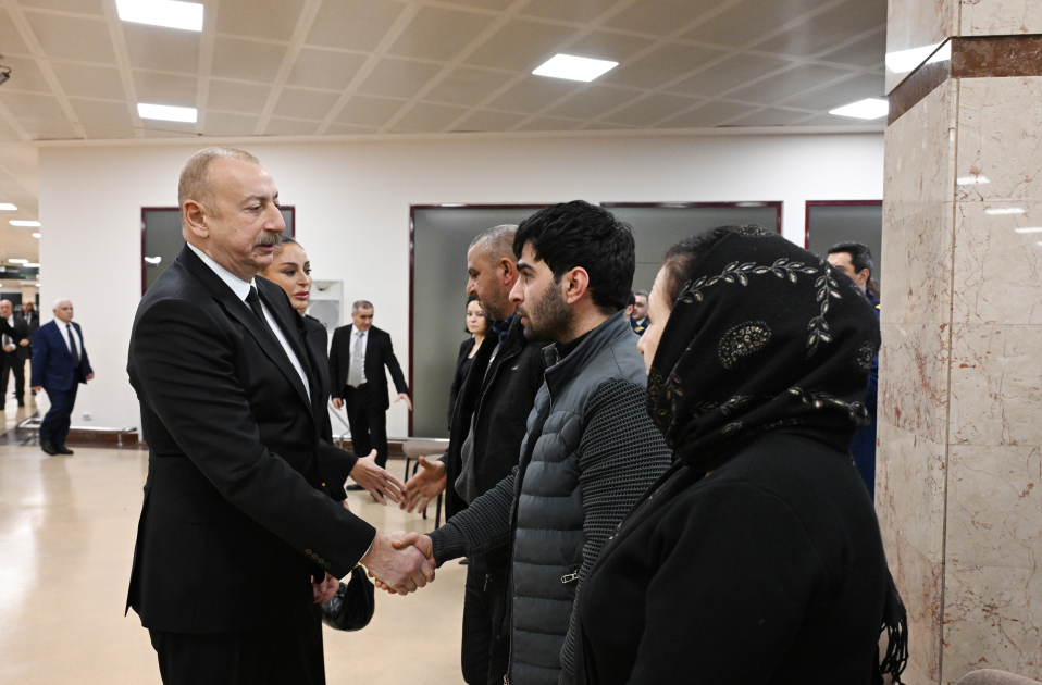 President Ilham Aliyev, First Lady Mehriban Aliyeva attend farewell ceremony for AZAL plane crash crew (PHOTO/VIDEO)