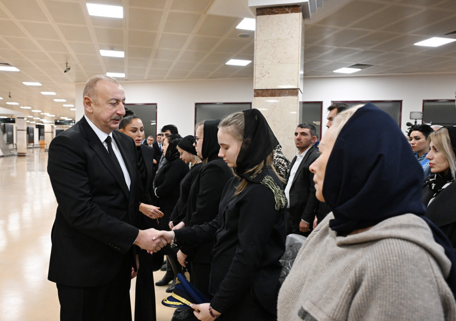 President Ilham Aliyev, First Lady Mehriban Aliyeva attend farewell ceremony for AZAL plane crash crew (PHOTO/VIDEO)