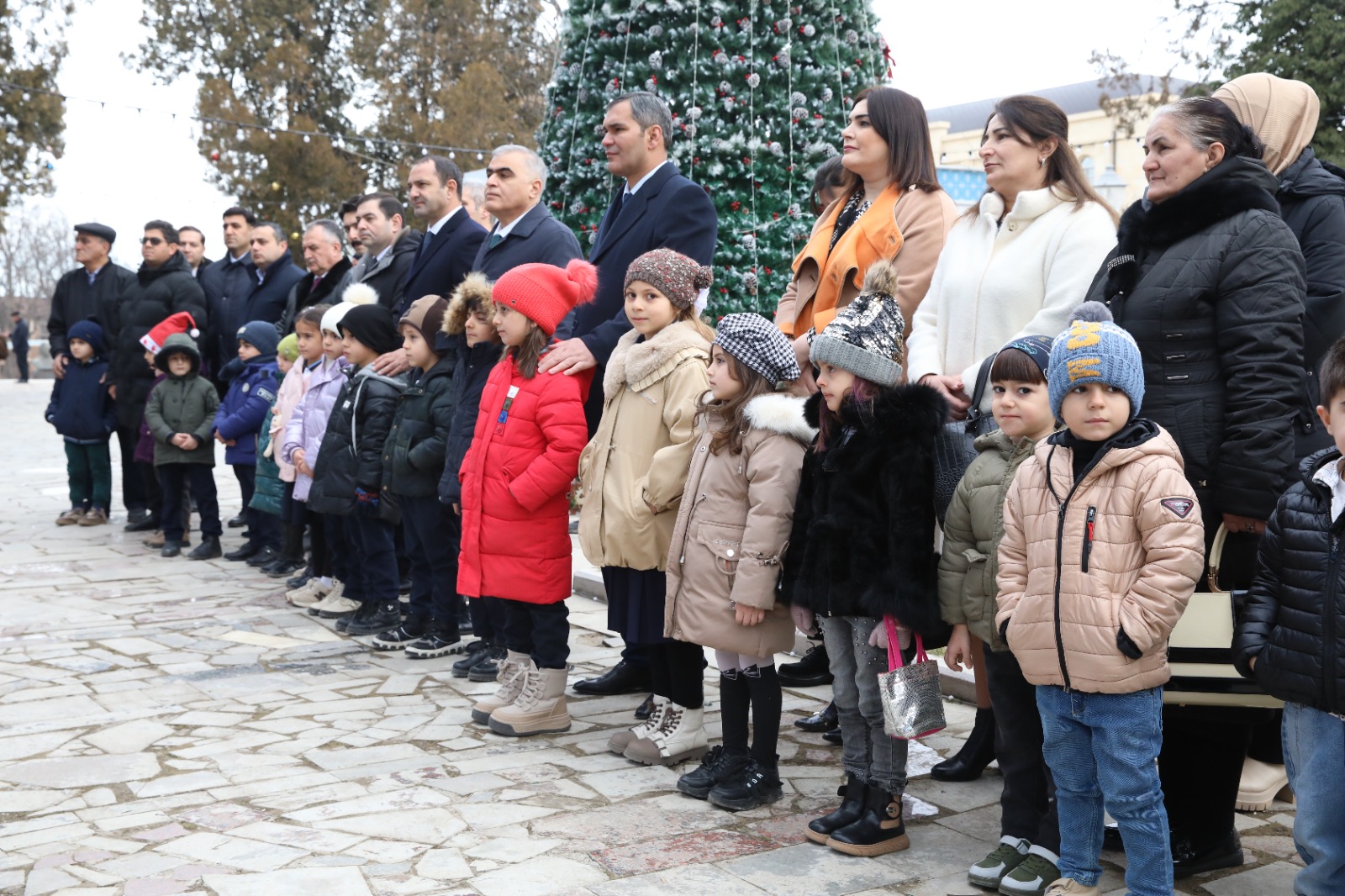 Respublikamızın şəhər və rayonlarında yaşayan uşaqlara bayram hədiyyələri verilib (FOTO)