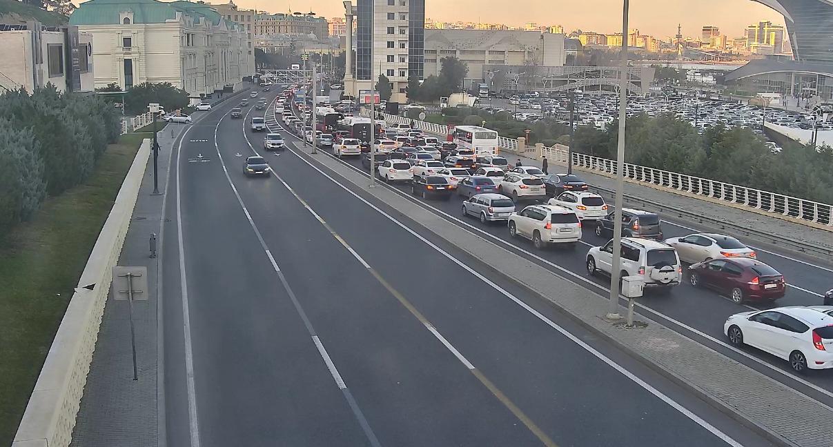 Bakıda bu yollarda tıxac var - SİYAHI (FOTO)