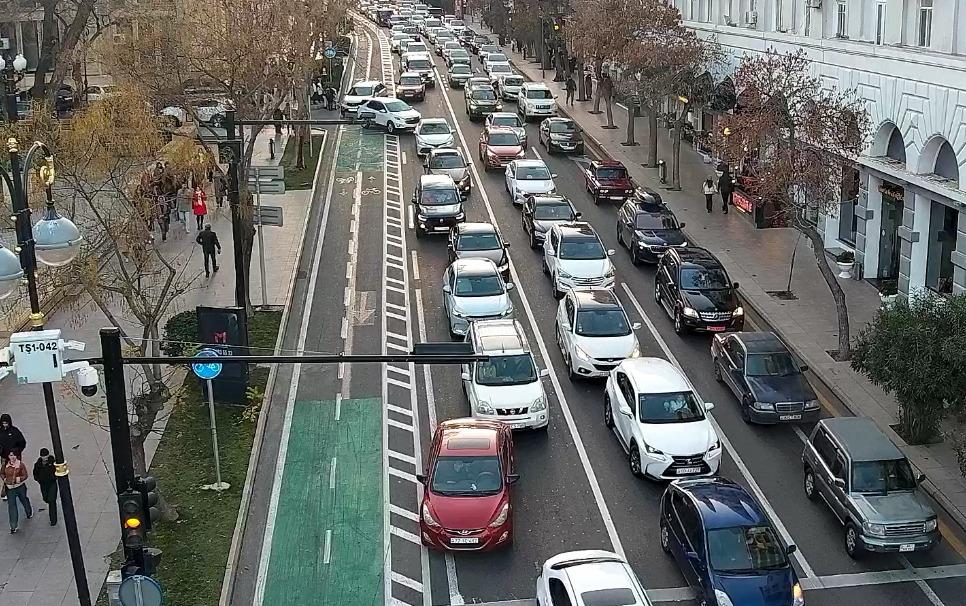 Bakıda bu yollarda tıxac var - SİYAHI (FOTO)